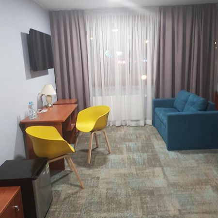 Carina Hotel Tczew Buitenkant foto
