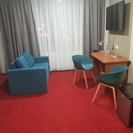 Carina Hotel Tczew Buitenkant foto