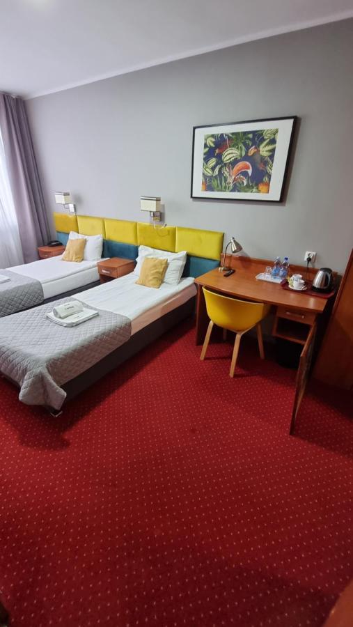 Carina Hotel Tczew Buitenkant foto