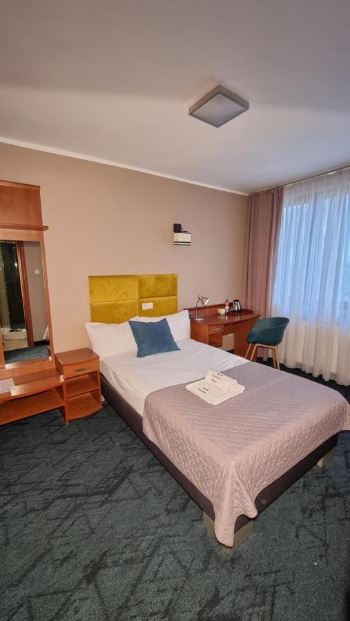 Carina Hotel Tczew Buitenkant foto