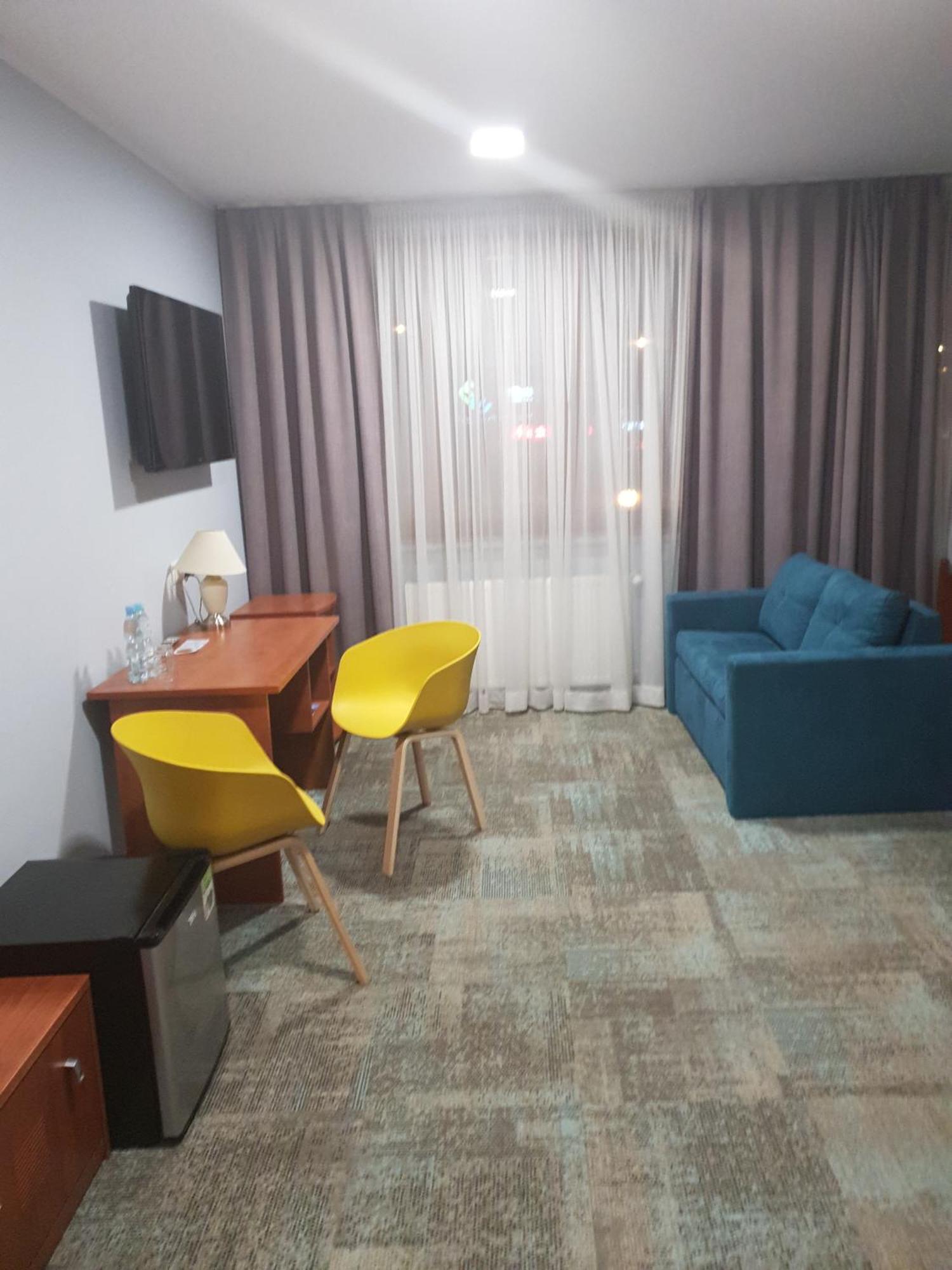 Carina Hotel Tczew Buitenkant foto