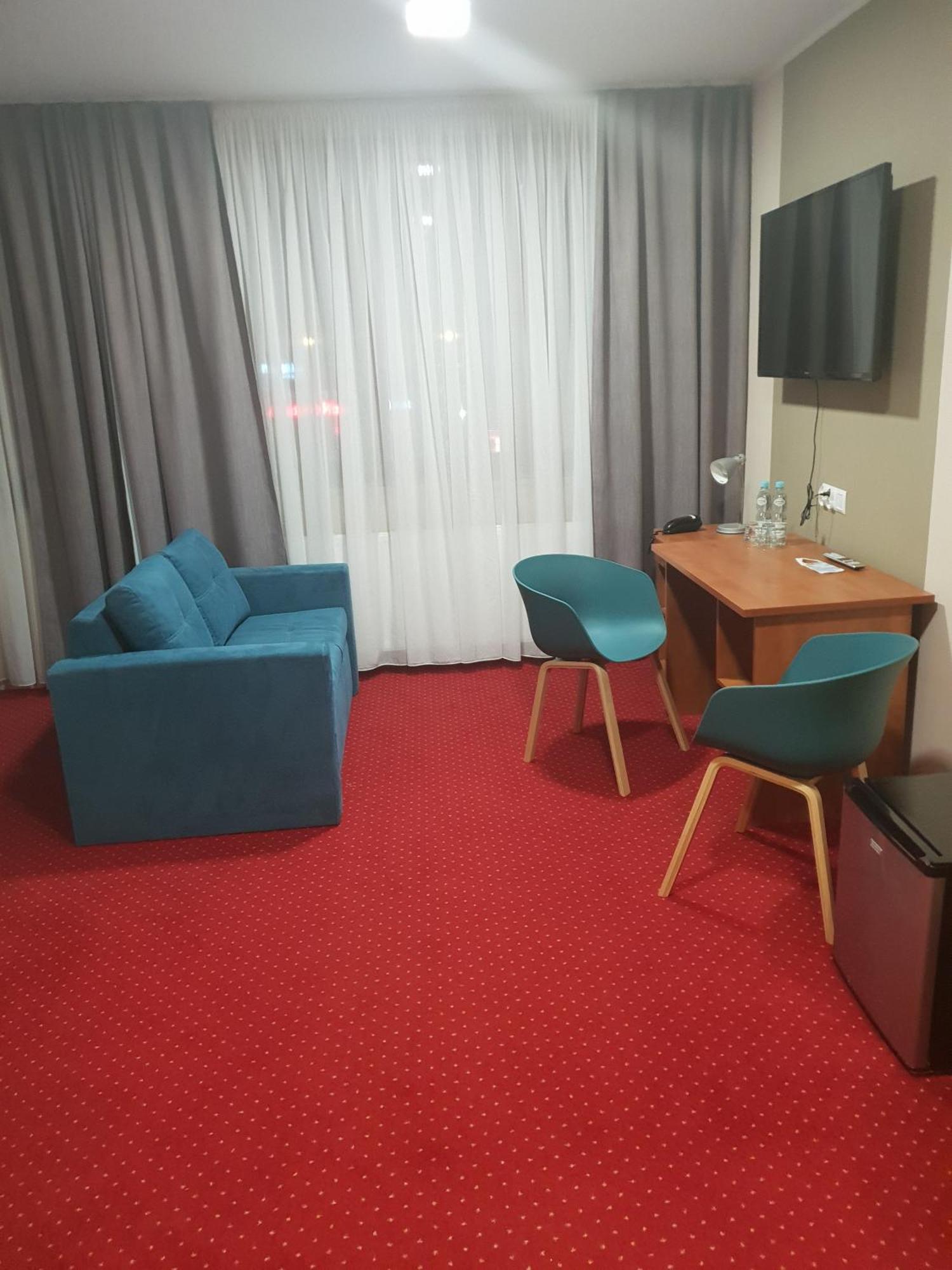 Carina Hotel Tczew Buitenkant foto
